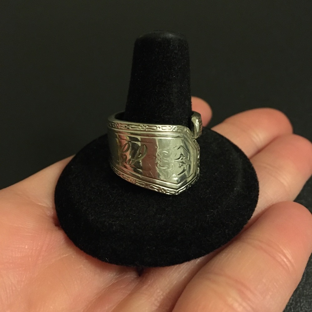 Vintage Silver-Tone Spoon Ring - Unbranded - Unknown if Authentic